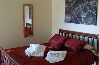 Treetops Accommodation Montville - Tourism Caloundra 15