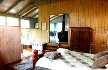 Treetops Accommodation Montville - Tourism Caloundra 17