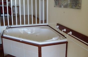 Treetops Accommodation Montville - Tourism Caloundra 33