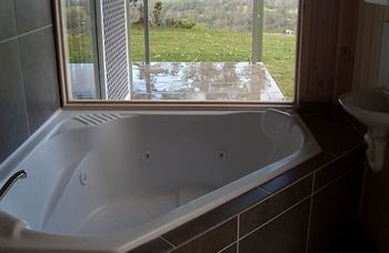 Treetops Accommodation Montville - Tourism Caloundra 37