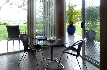 Treetops Accommodation Montville - Tourism Caloundra 56