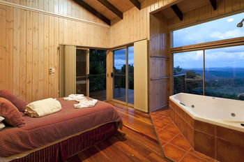Treetops Accommodation Montville - Tourism Caloundra 66