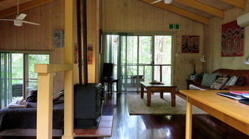 Treetops Accommodation Montville - Tourism Caloundra 70