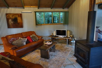 Treetops Accommodation Montville - Tourism Caloundra 71