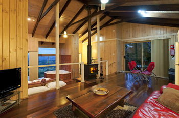 Treetops Accommodation Montville - Tourism Caloundra 73