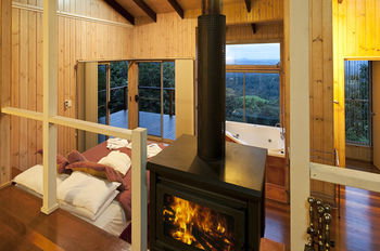 Treetops Accommodation Montville - Tourism Caloundra 77