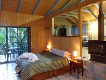 Treetops Accommodation Montville - Tourism Caloundra 78
