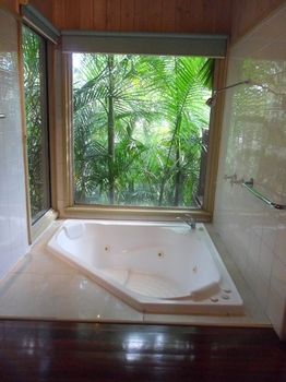 Treetops Accommodation Montville - Tourism Caloundra 84