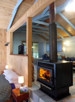 Treetops Accommodation Montville - Tourism Caloundra 86