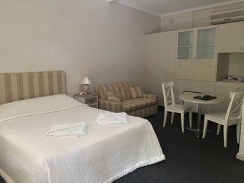Town & Country Motel - Tourism Caloundra 12