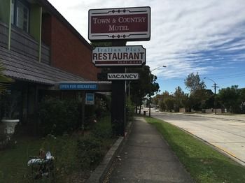 Town & Country Motel - Tourism Caloundra 24