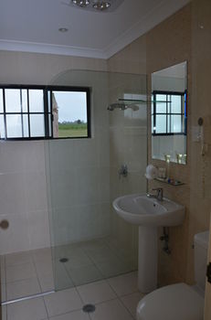 Broken View Estate - Tourism Caloundra 1