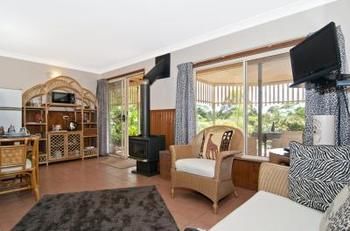 Avocado Grove B&B - Tourism Caloundra 6