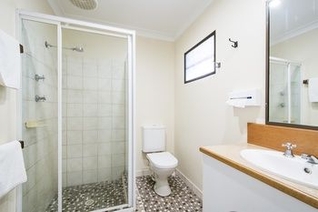 The Abbey Motor Inn - Tourism Caloundra 4