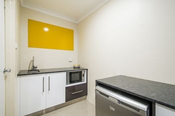 The Abbey Motor Inn - Tourism Caloundra 11