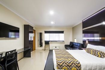 The Abbey Motor Inn - Tourism Caloundra 13