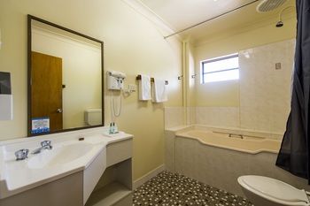 The Abbey Motor Inn - Tourism Caloundra 27
