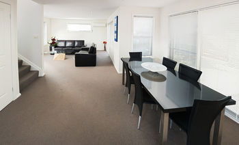 Charlestown Terrace - Tourism Caloundra 6