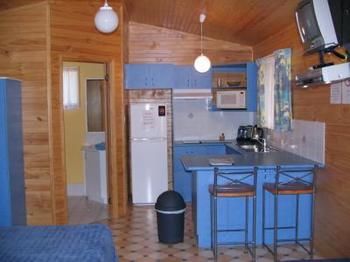 Jervis Bay Cabins - Tourism Caloundra 3