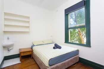 The Village Glebe - Hostel - Tourism Caloundra 1