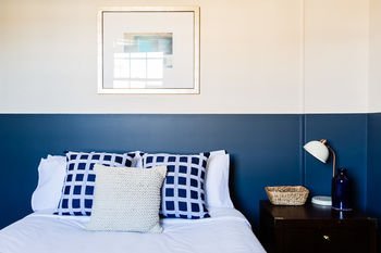 Bridgeview Hotel - Tourism Caloundra 2