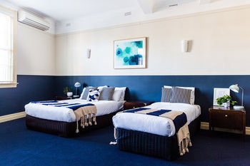 Bridgeview Hotel - Tourism Caloundra 6