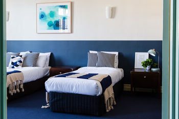 Bridgeview Hotel - Tourism Caloundra 9