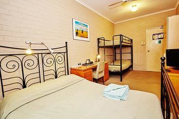 Billabong Gardens - Hostel - Tourism Caloundra 7