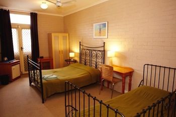 Billabong Gardens - Hostel - Tourism Caloundra 8