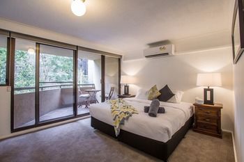 Queens Road Palace - Tourism Caloundra 7