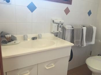 Bridgeview Motel - Tourism Caloundra 4