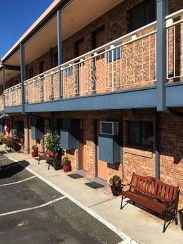 Bridgeview Motel - Tourism Caloundra 6