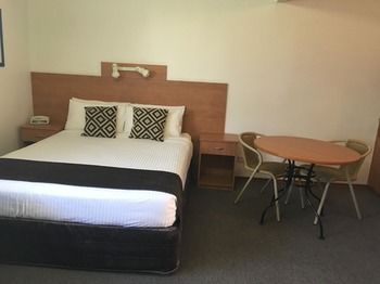 Bridgeview Motel - Tourism Caloundra 10