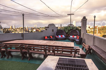 Kings Cross Backpackers - Adults Only - Tourism Caloundra 2