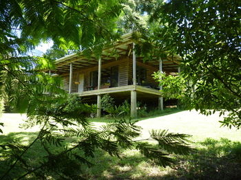 Bellthorpe Stays - Tourism Caloundra 1