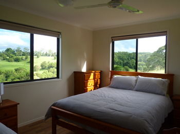 Bellthorpe Stays - Tourism Caloundra 2