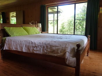 Bellthorpe Stays - Tourism Caloundra 3