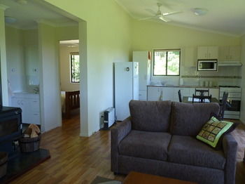Bellthorpe Stays - Tourism Caloundra 14
