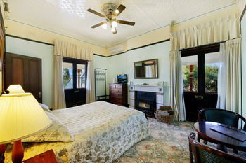 CBC Bed & Breakfast & Cafe - Tourism Caloundra 13