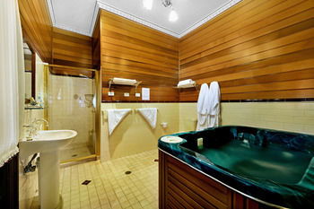 CBC Bed & Breakfast & Cafe - Tourism Caloundra 14