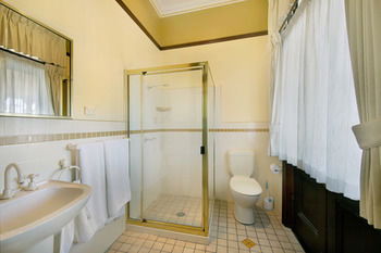 CBC Bed & Breakfast & Cafe - Tourism Caloundra 15