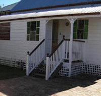 A Pine Cottage - Tourism Caloundra