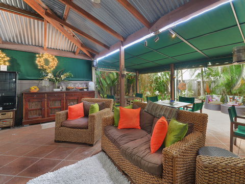 One Thornbury Boutique Bed & Breakfast - Tourism Caloundra 3