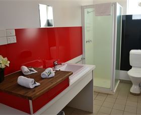 Hobart Tower Motel - Tourism Caloundra 1