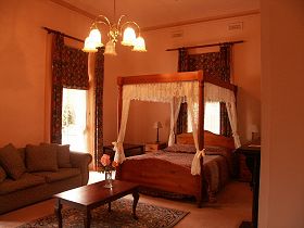 Gattonside Heritage Accommodation - Tourism Caloundra 0
