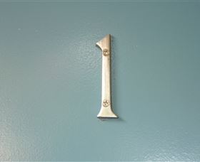 Flinders Lane Holiday Apartments - Tourism Caloundra 3