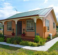 Grand Ole Topiary Cottage - Tourism Caloundra