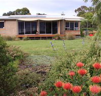 Beach and Boat Accommodation - Tourism Caloundra