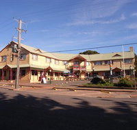 Parer's King Island Hotel - Tourism Caloundra