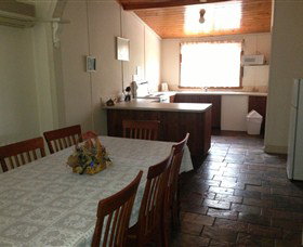Queenstown Cottages - Darwin - Tourism Caloundra 1